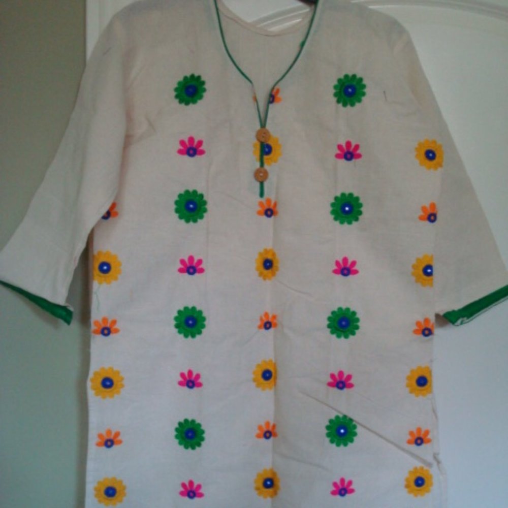 NEW CREAM EMBROIDERED KURTI/TUNIC W/VEST XL